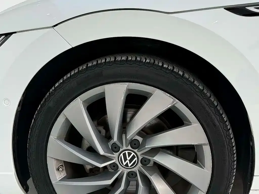 Volkswagen CC 2023 из CN, фото 9