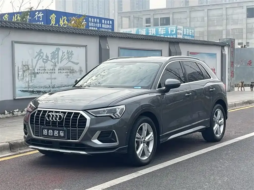 Audi Q3 — фото 1