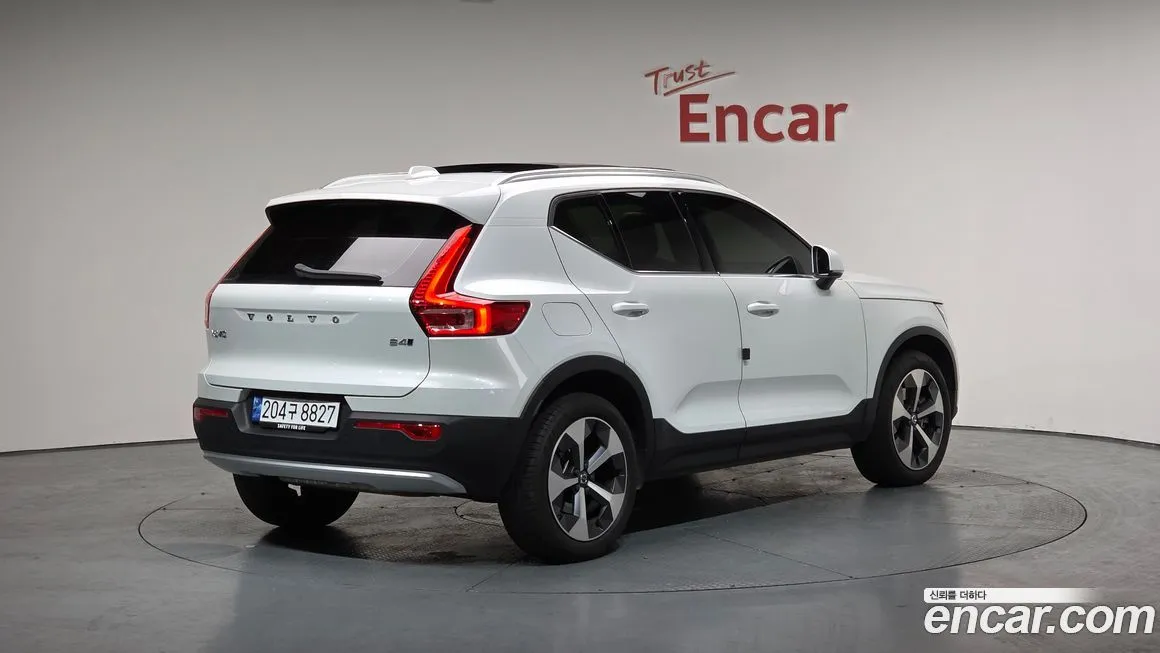 Volvo XC40 — фото 2
