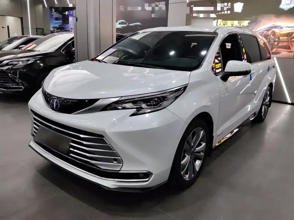 Toyota Sienna 2023 из CN, фото 1