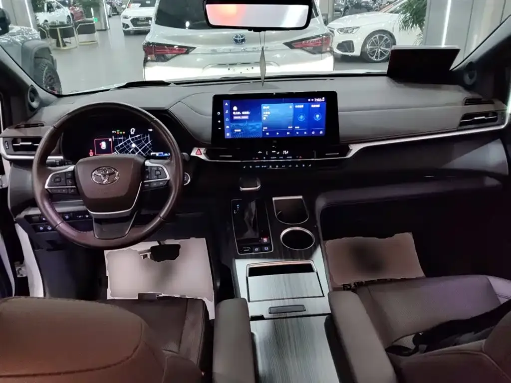 Toyota Sienna 2023 из CN, фото 10