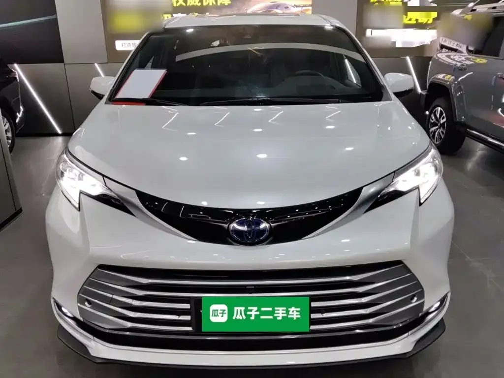 Toyota Sienna 2023 из CN, фото 6