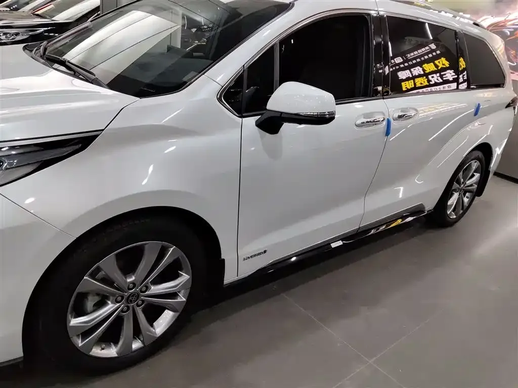 Toyota Sienna 2023 из CN, фото 3