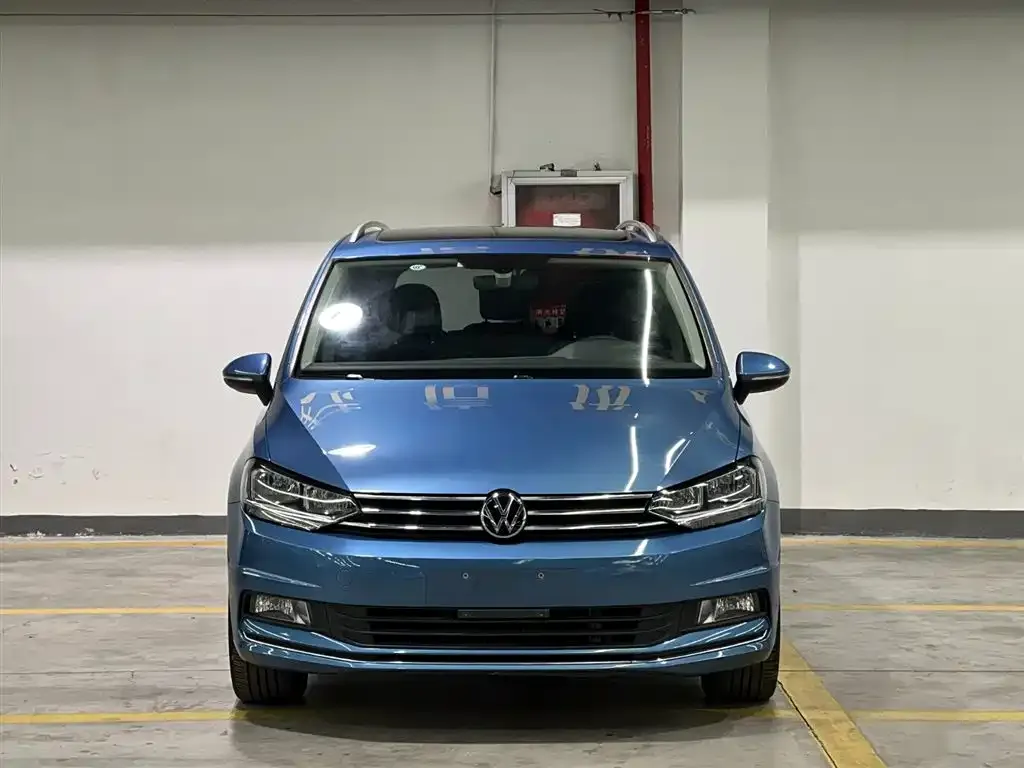 Volkswagen Touran 2022 из CN, фото 2