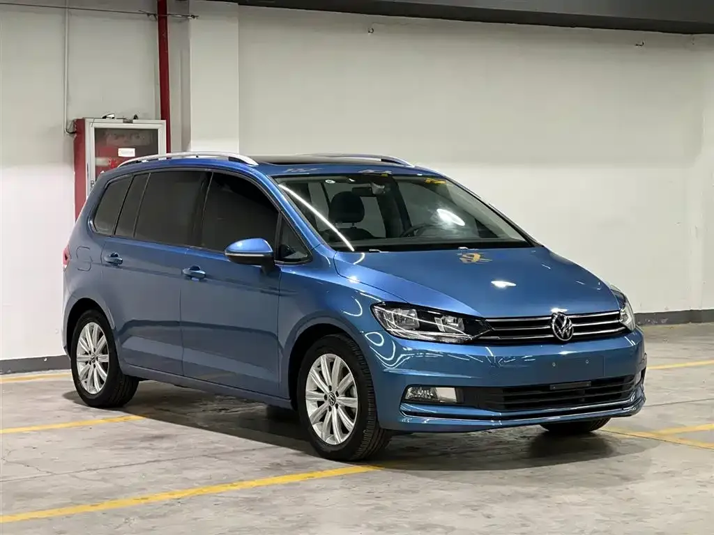 Volkswagen Touran 2022 из CN, фото 3
