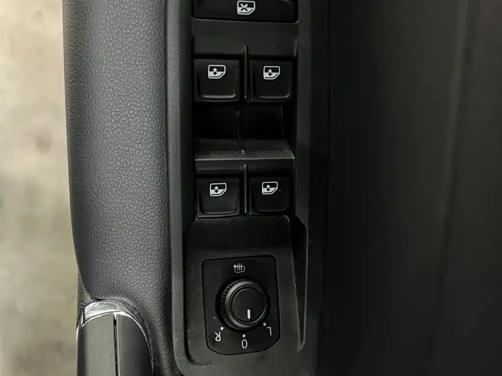 Volkswagen Touran 2022 из CN, фото 9