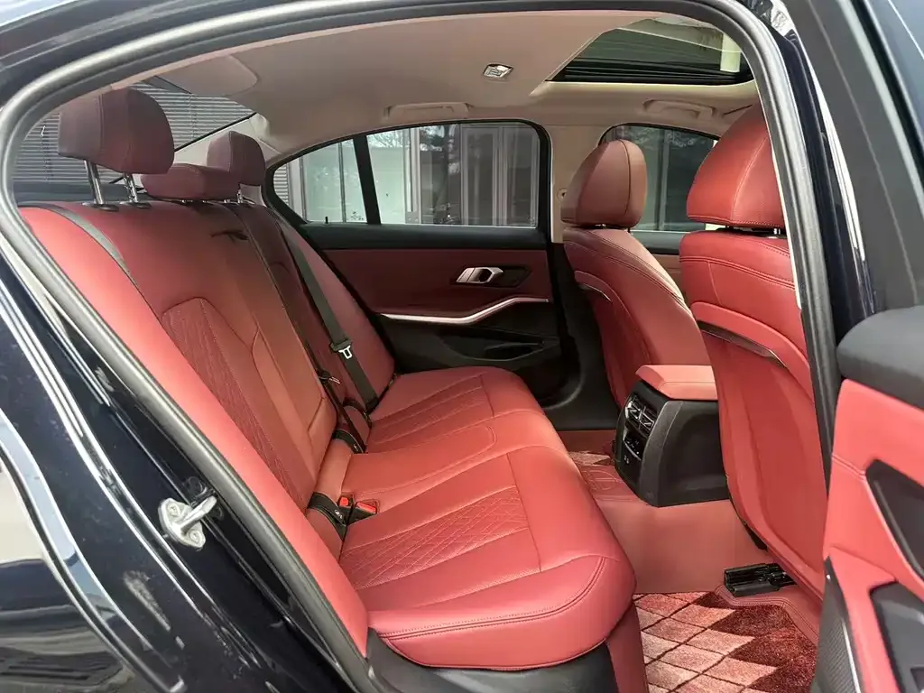 BMW 3 Series 2024 из CN, фото 9
