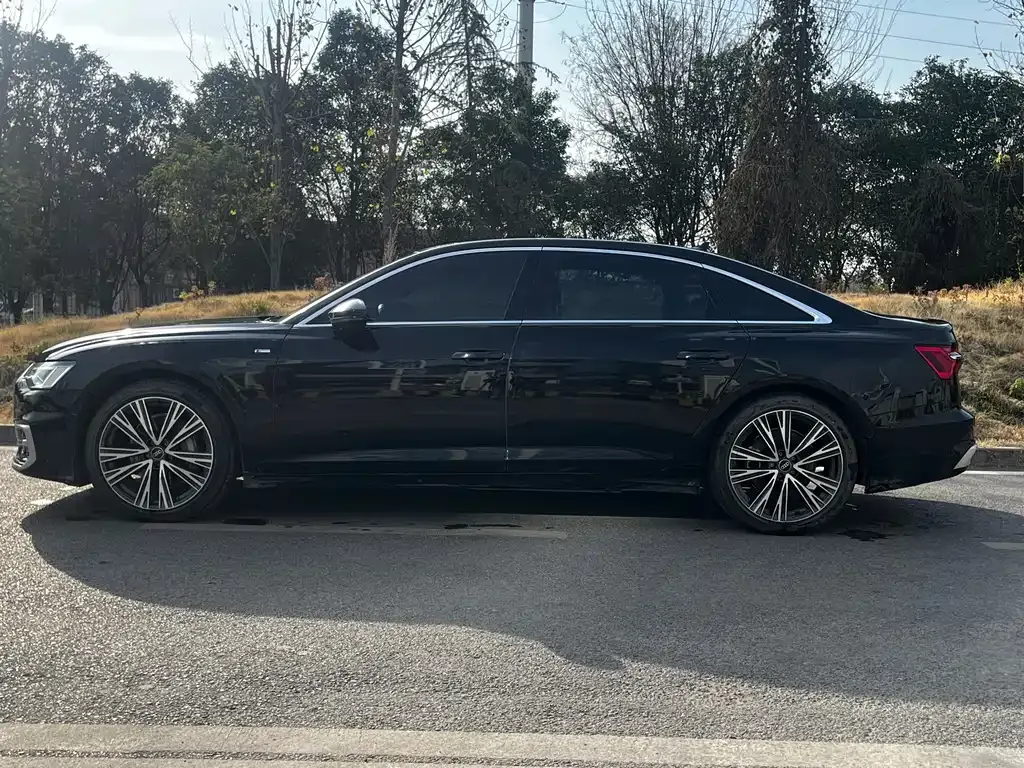 Audi A6L — фото 9
