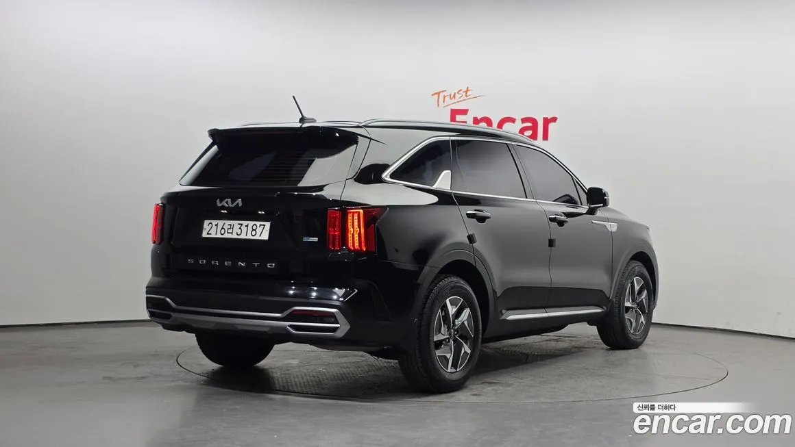 Kia Sorento — фото 9