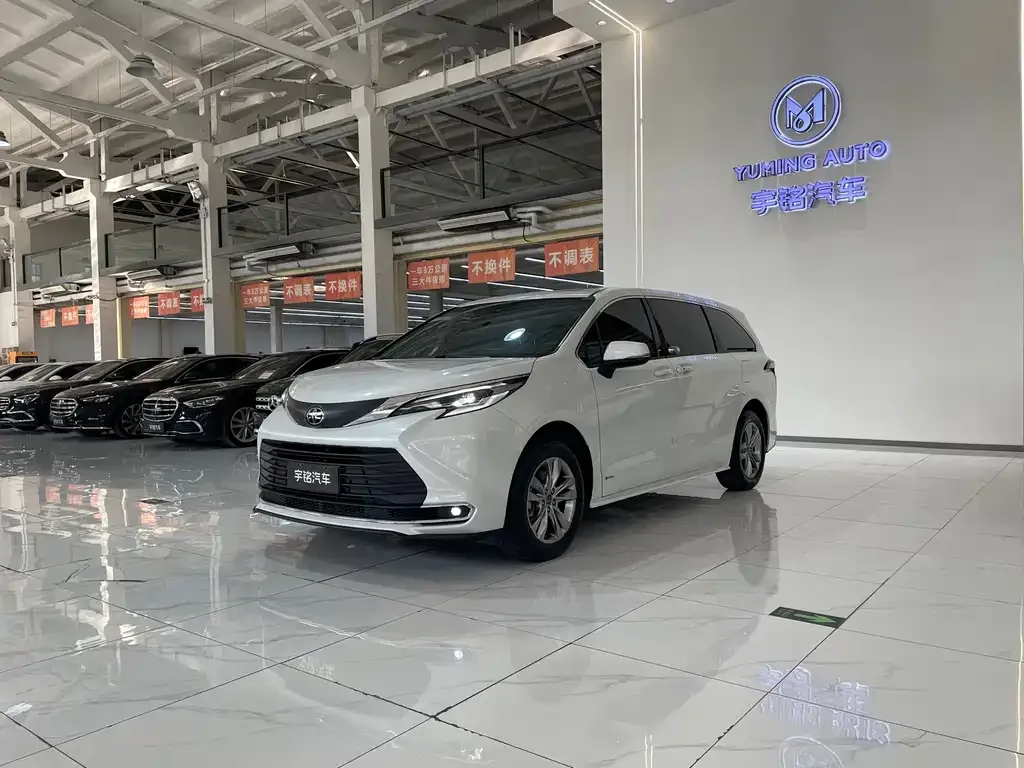 Toyota Sienna 2024 из CN, фото 1
