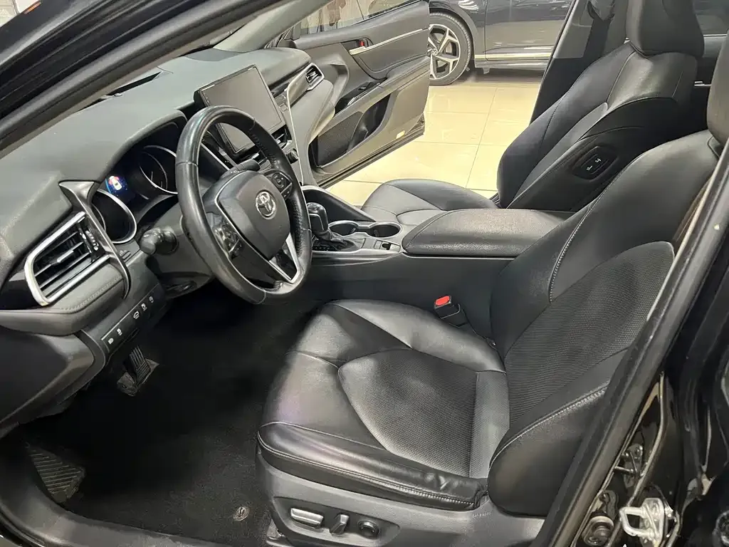 Toyota Camry 2022 из CN, фото 4