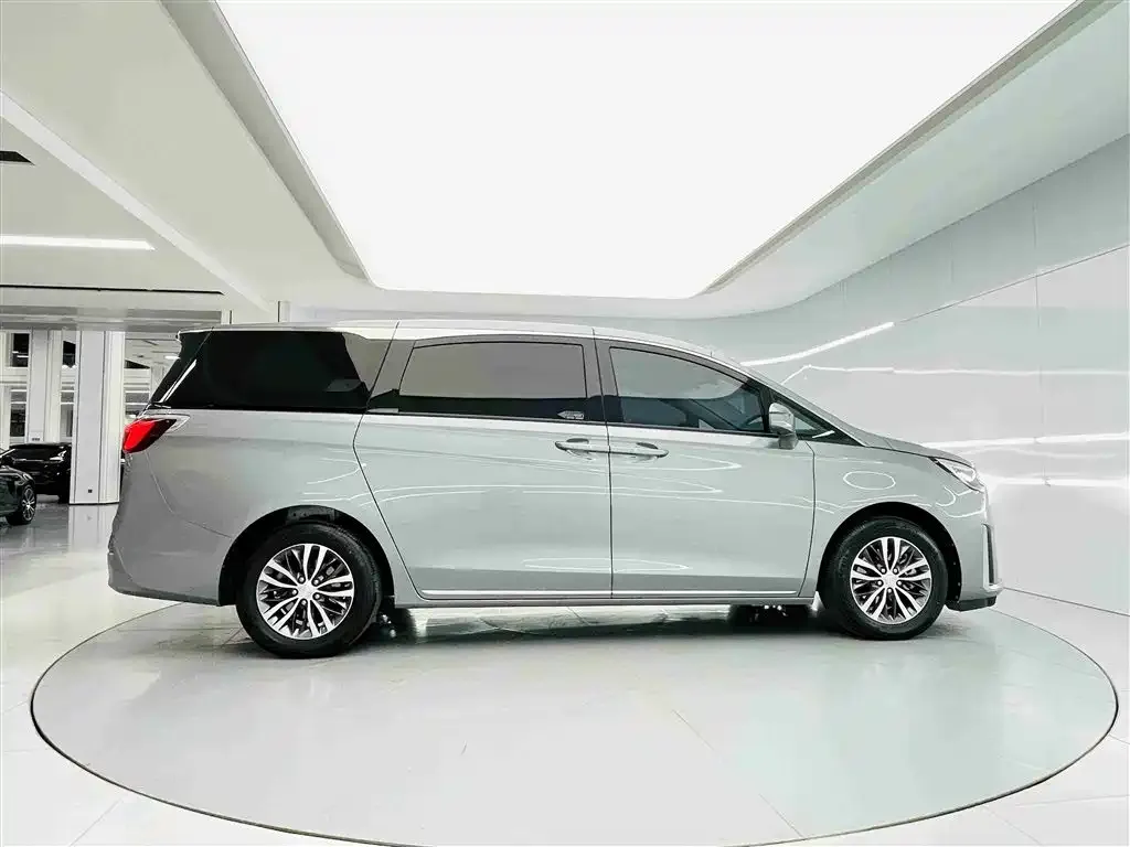 Buick GL8 2023 из CN, фото 4