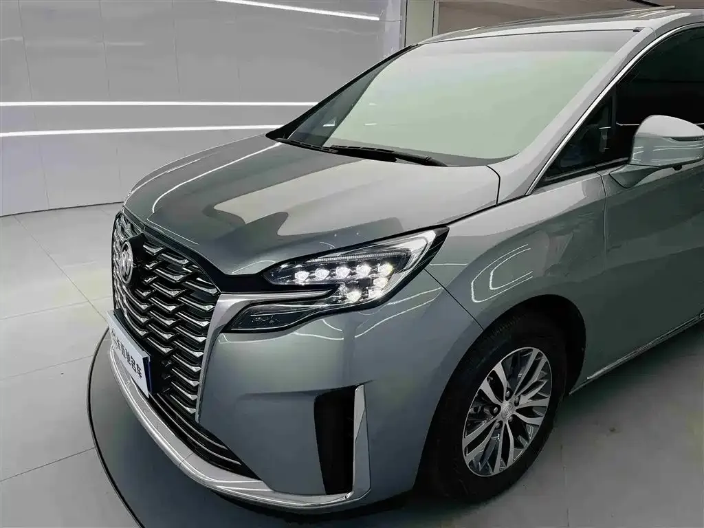 Buick GL8 2023 из CN, фото 9