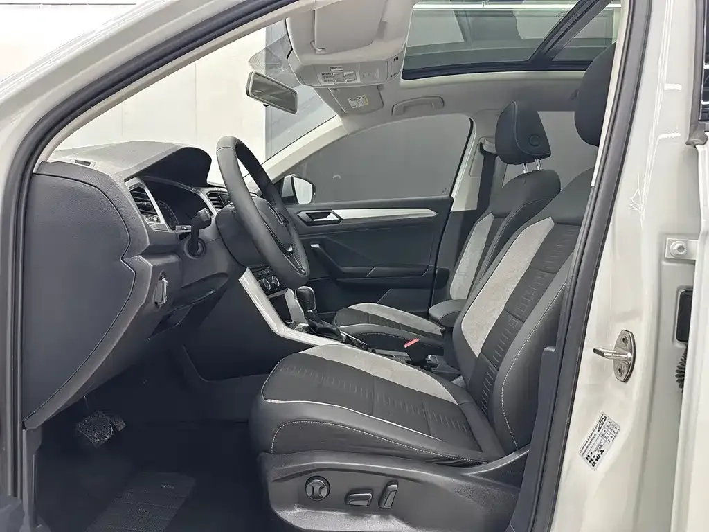 Volkswagen T-Roc 2021 из CN, фото 3