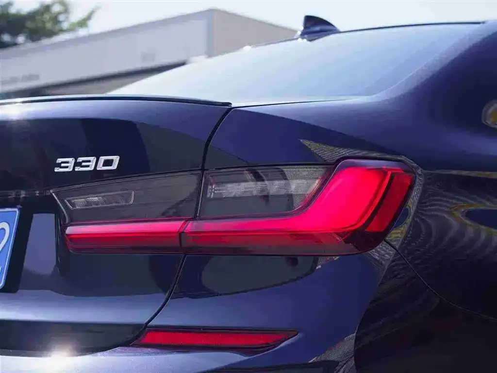BMW 3 Series 2021 из CN, фото 2