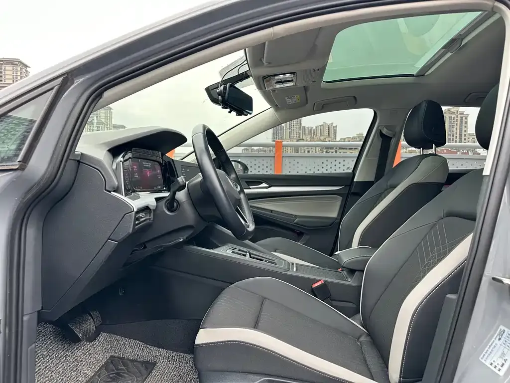 Volkswagen Golf 2021 из CN, фото 5