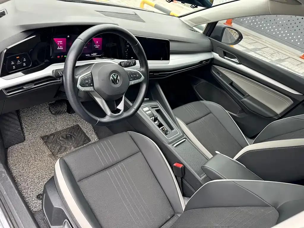 Volkswagen Golf 2021 из CN, фото 3