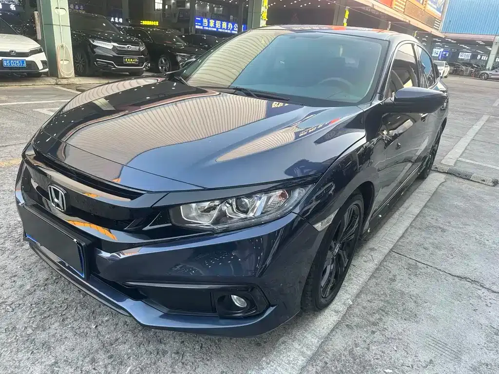 Honda Civic — фото 1