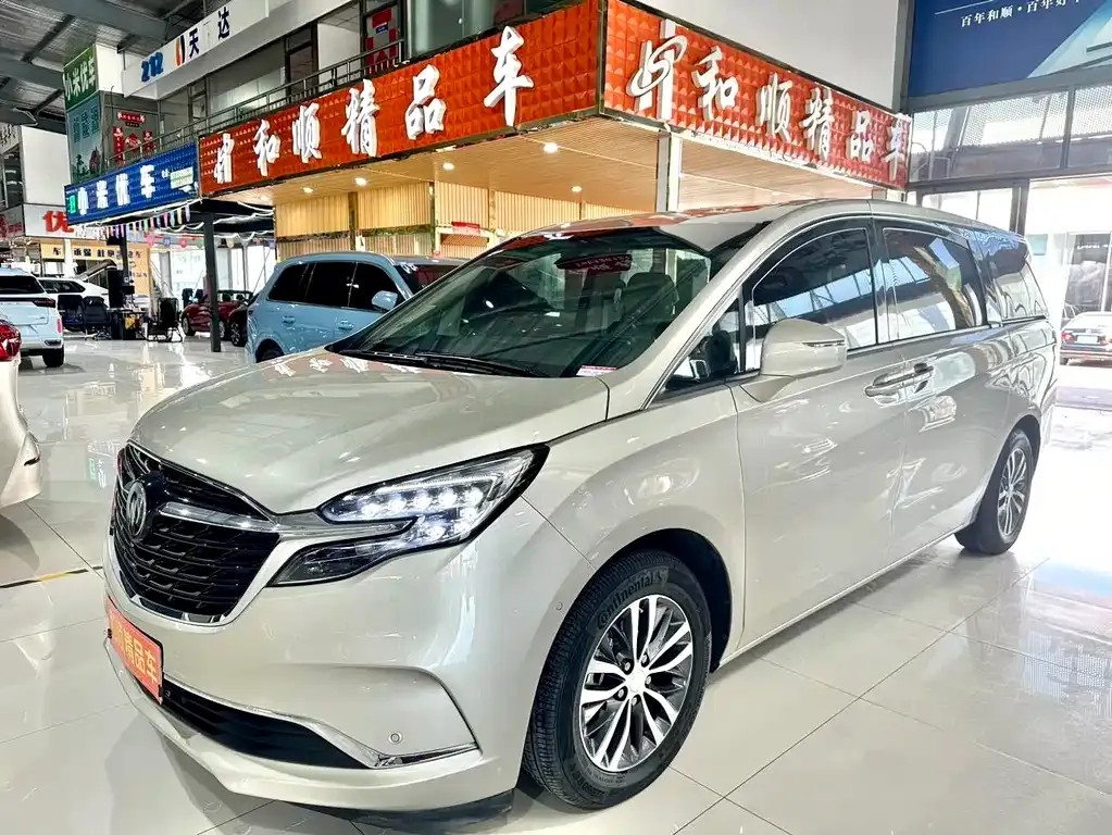 Buick GL8 2022 из CN, фото 1