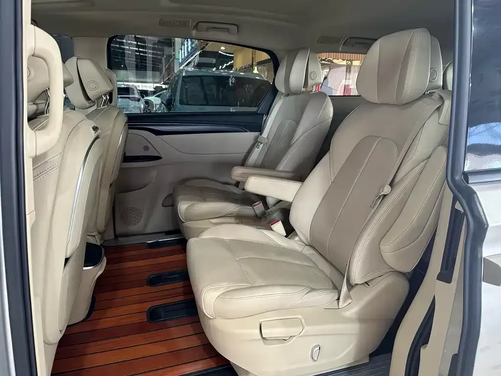Buick GL8 2022 из CN, фото 3