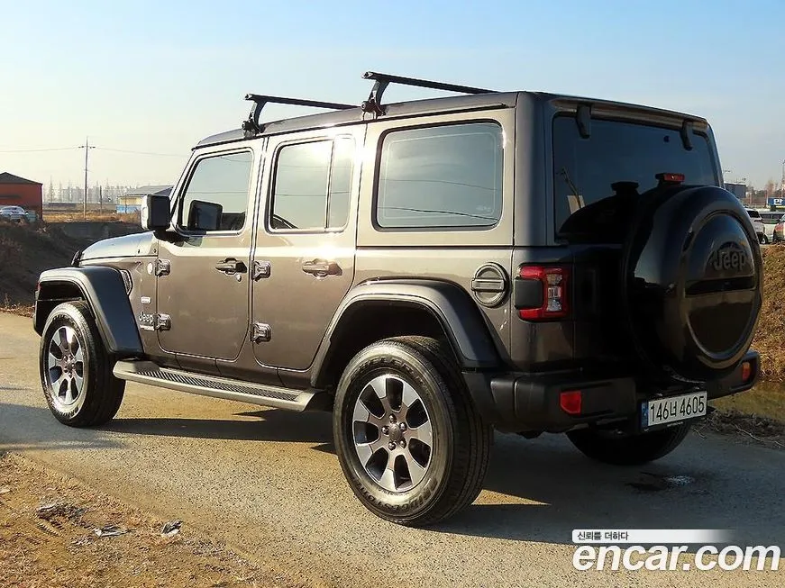 Jeep Wrangler — фото 7