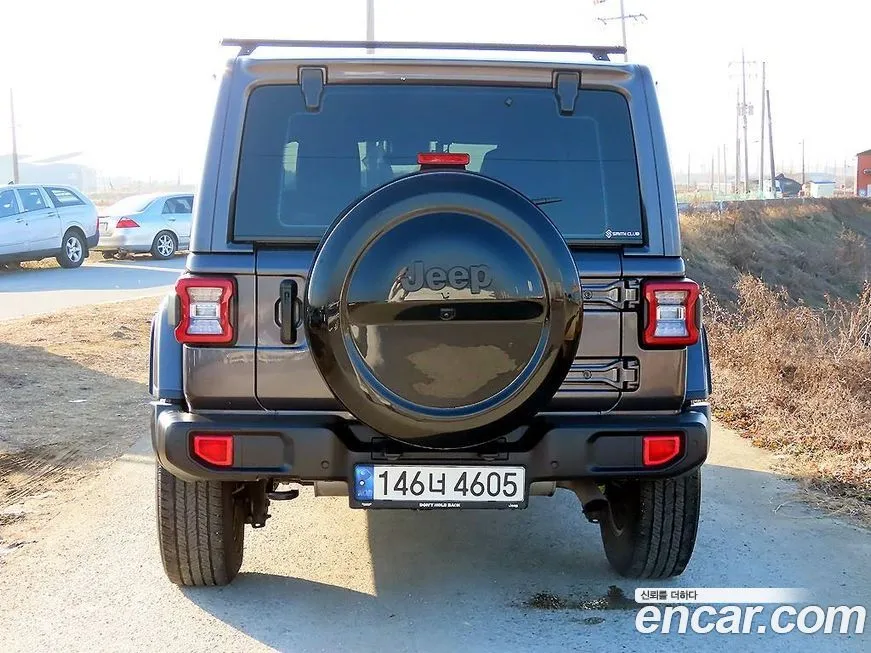 Jeep Wrangler — фото 9