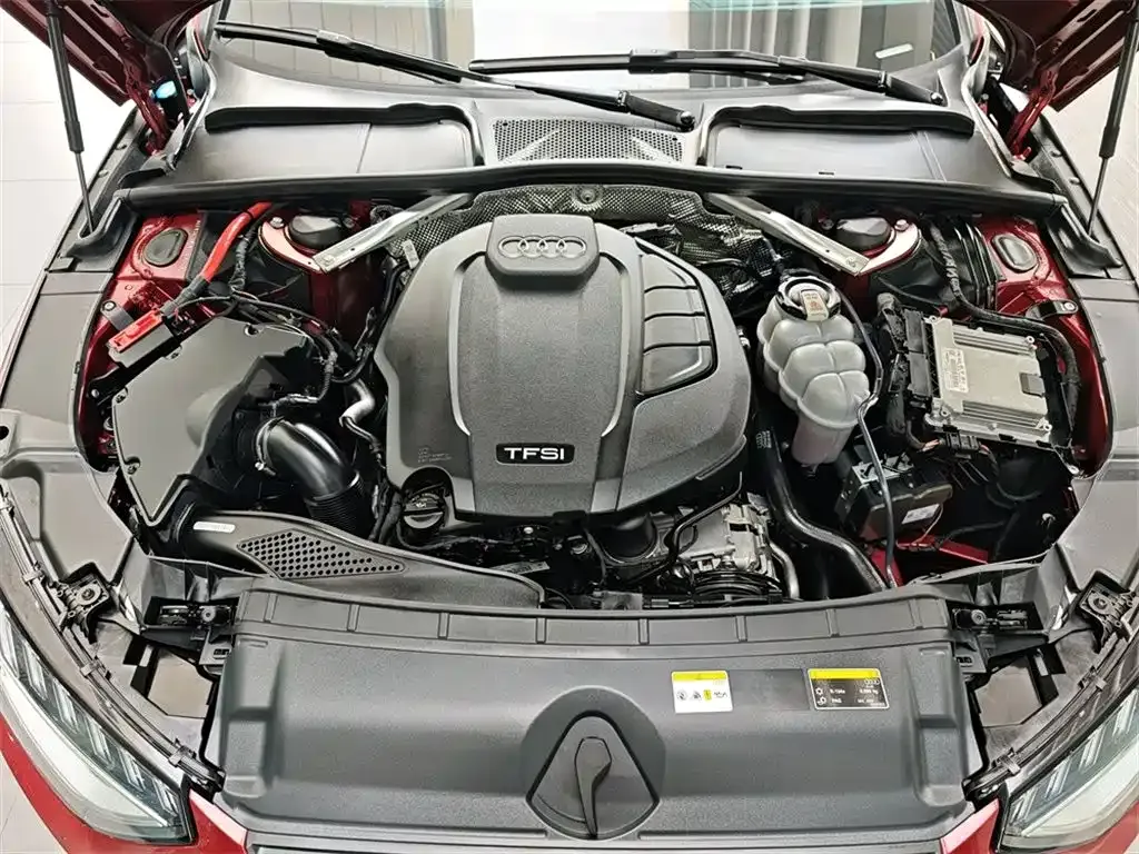Audi A4L 2021 из CN, фото 10