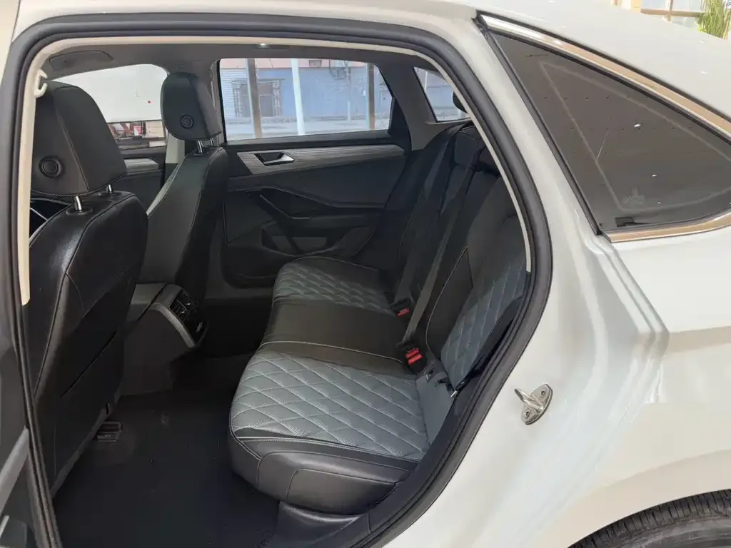 Volkswagen Sagitar 2023 из CN, фото 2