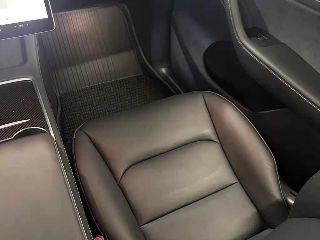 Tesla Model Y 2023 из CN, фото 9