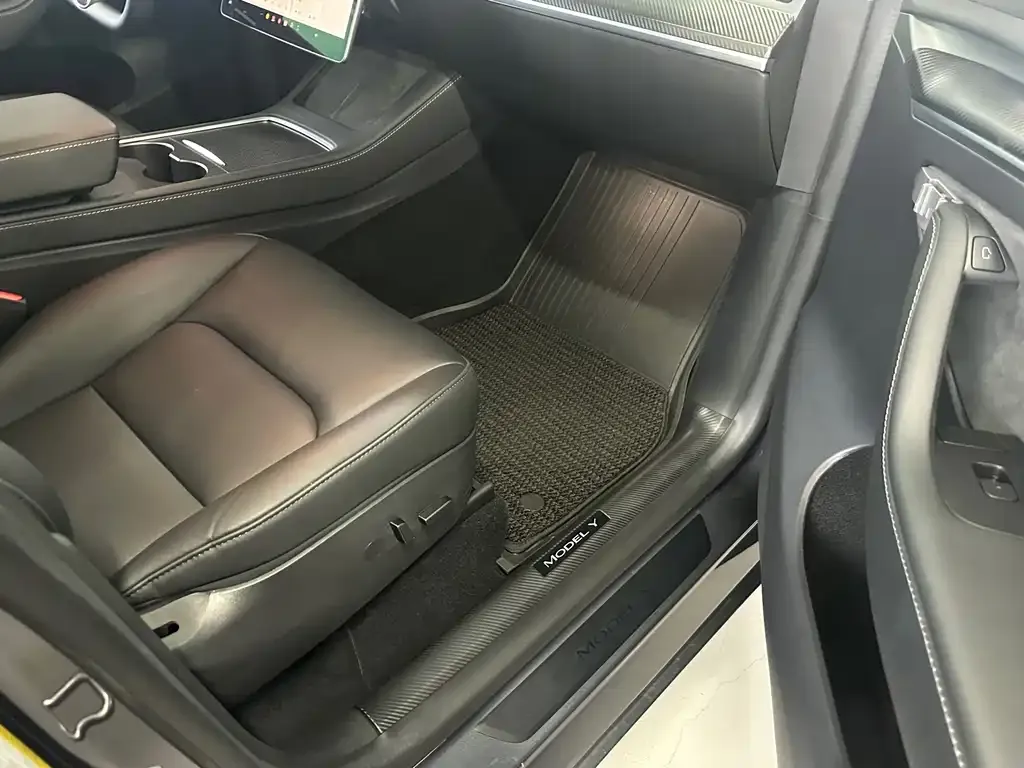 Tesla Model Y 2023 из CN, фото 10