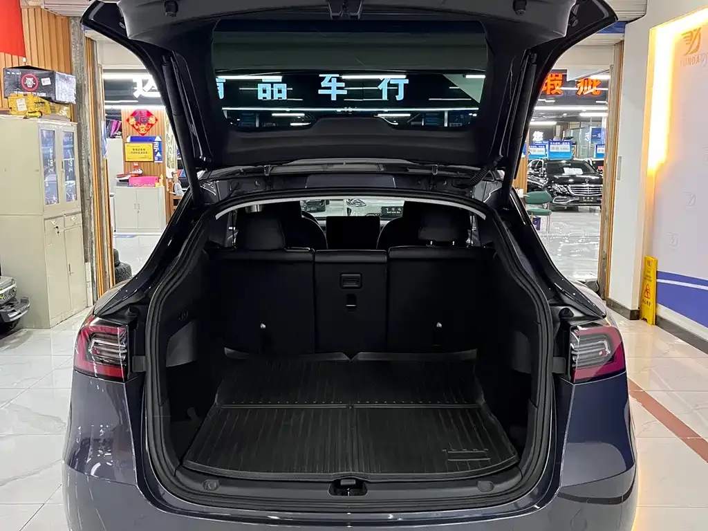 Tesla Model Y 2023 из CN, фото 3