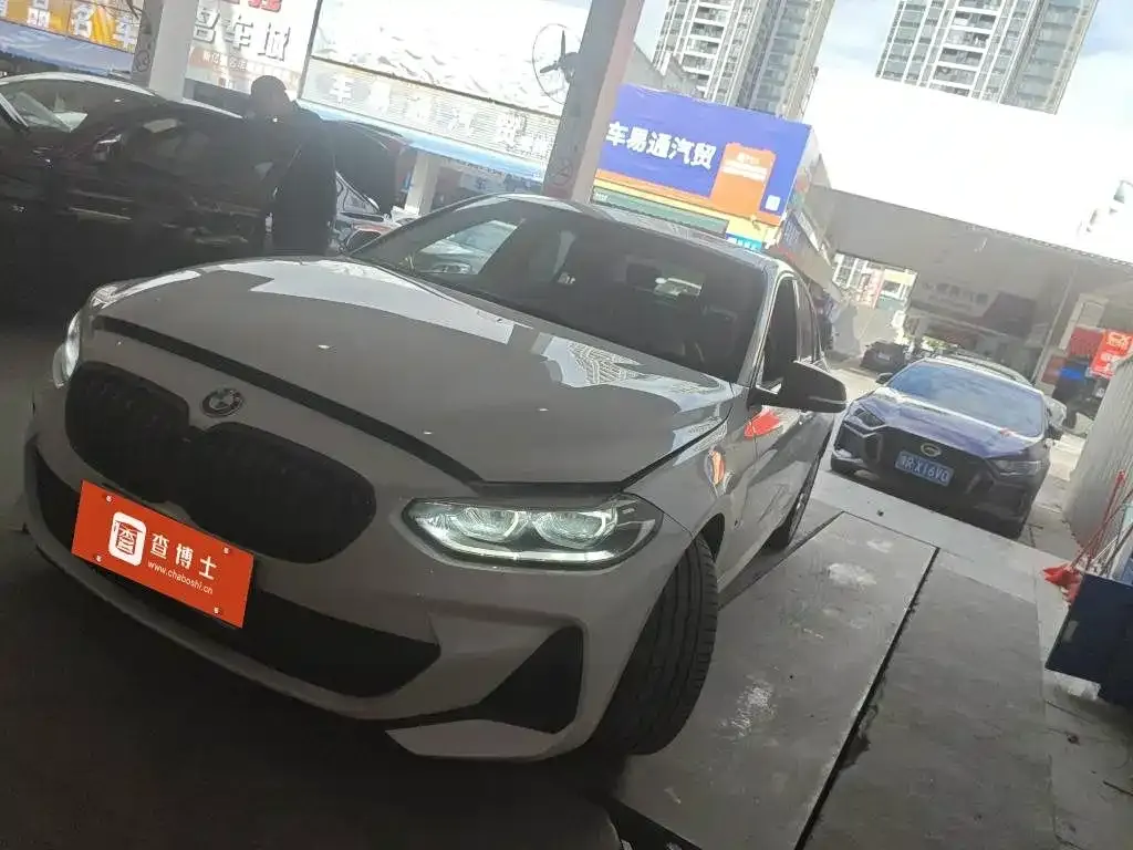 BMW 1 Series — фото 1