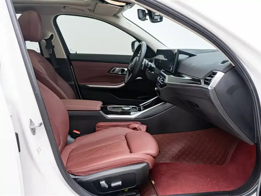 BMW 3 Series 2023 из CN, фото 10