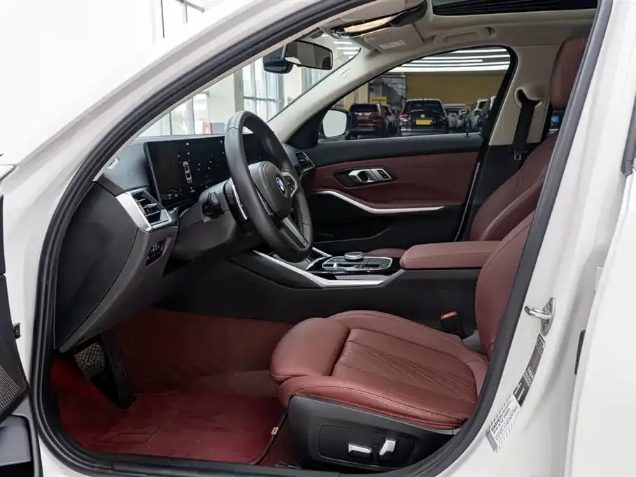 BMW 3 Series 2023 из CN, фото 5