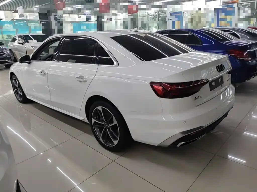 Audi A4L 2023 из CN, фото 5