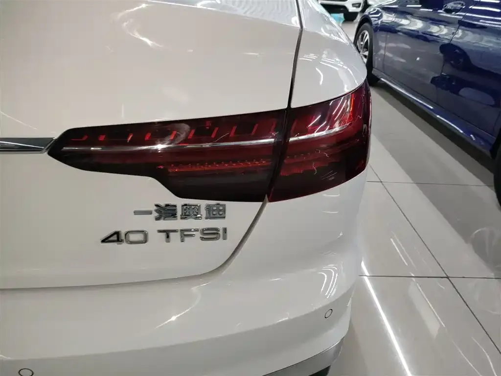 Audi A4L 2023 из CN, фото 8