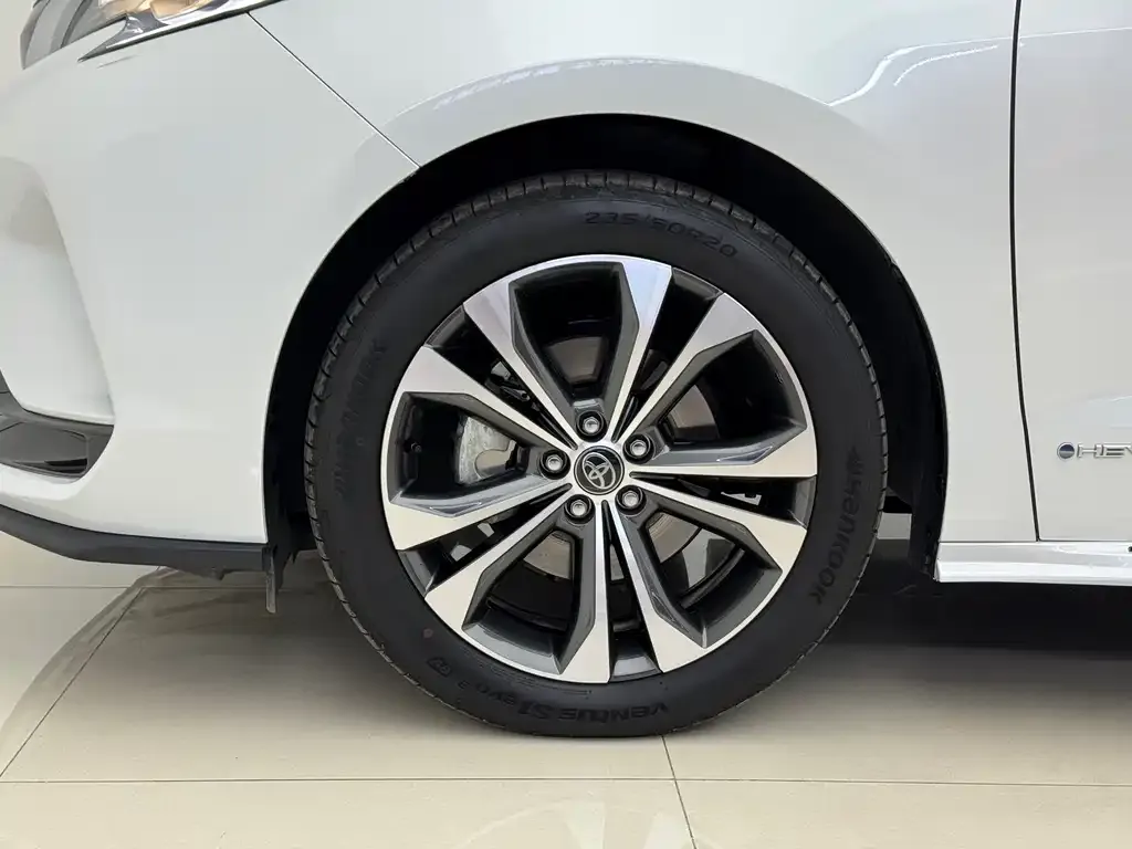 Toyota Granvia 2024 из CN, фото 7