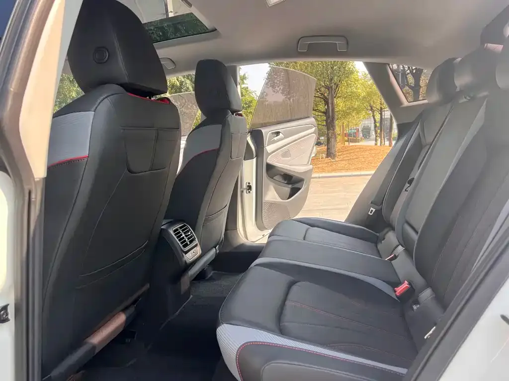 Volkswagen Lamando 2024 из CN, фото 6