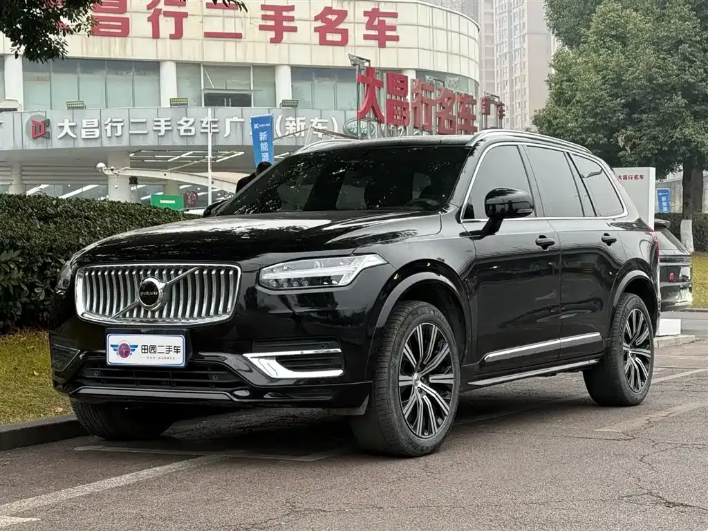 Volvo XC90 — фото 1