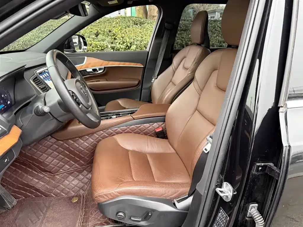 Volvo XC90 — фото 2
