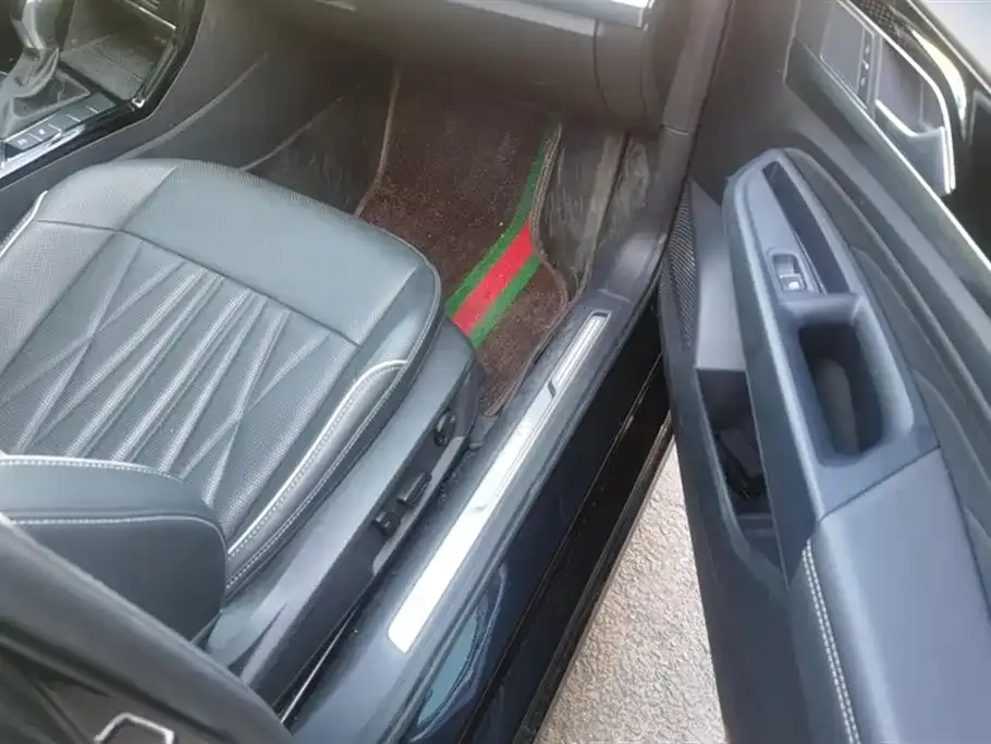 Volkswagen Passat 2023 из CN, фото 7
