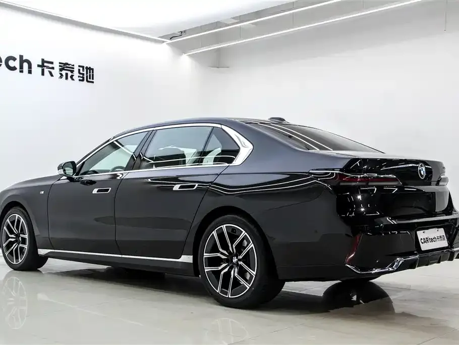 BMW 7 Series 2024 из CN, фото 4