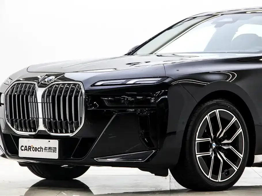 BMW 7 Series 2024 из CN, фото 10