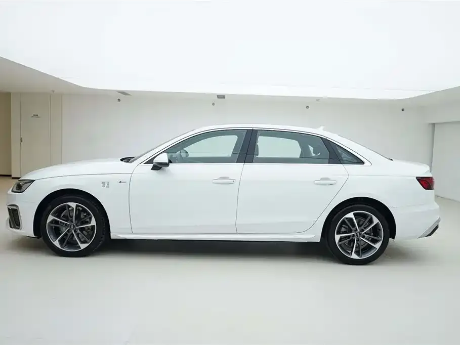Audi A4L 2024 из CN, фото 3