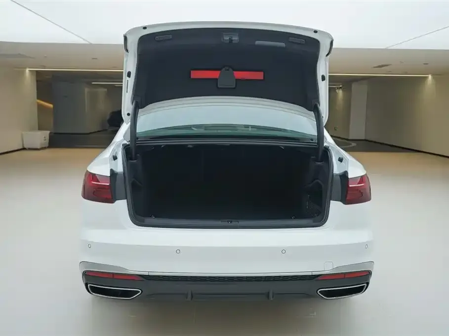 Audi A4L 2024 из CN, фото 7