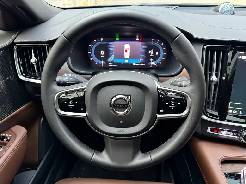 Volvo S90 2024 из CN, фото 9