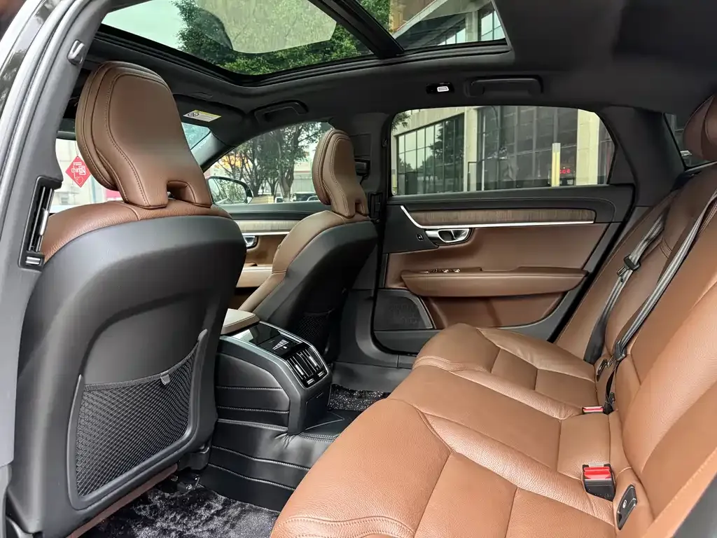 Volvo S90 2024 из CN, фото 8