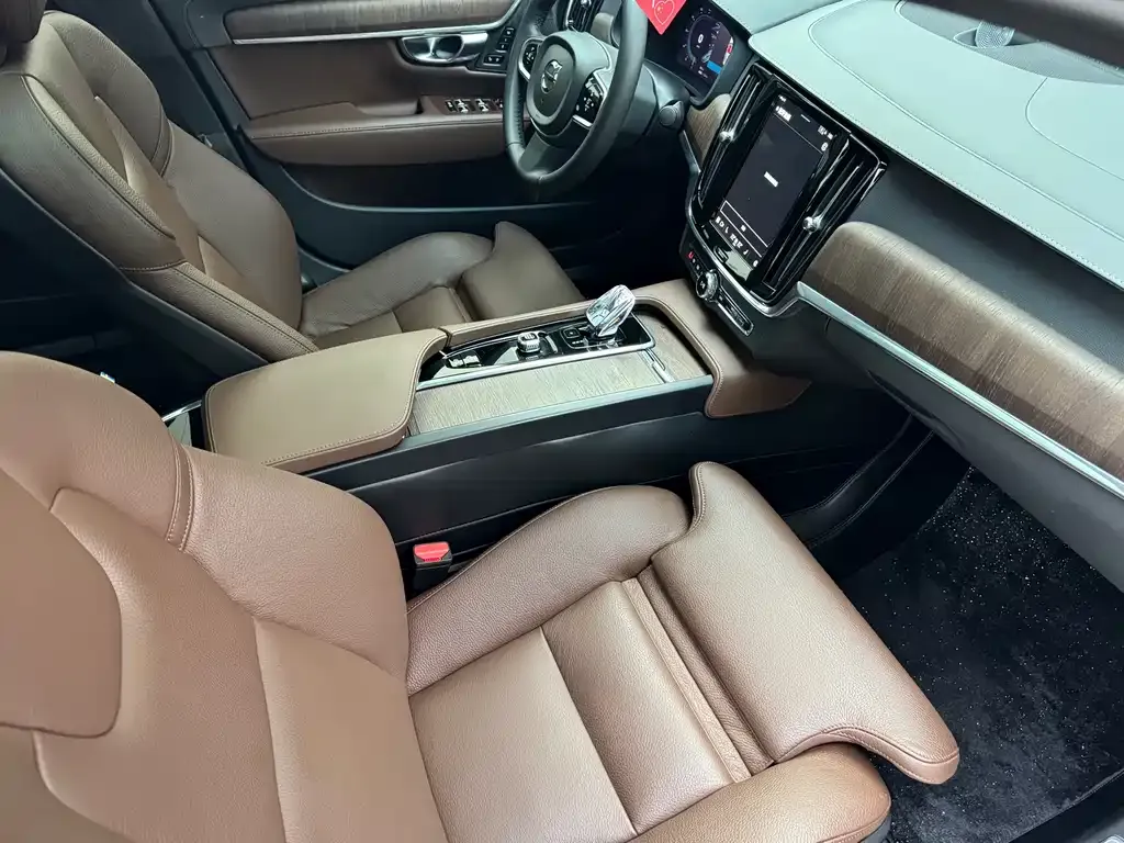 Volvo S90 2024 из CN, фото 7
