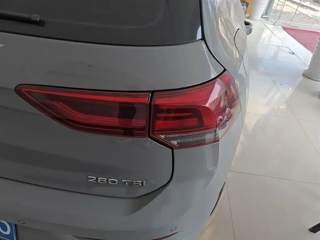 Volkswagen Golf 2022 из CN, фото 8