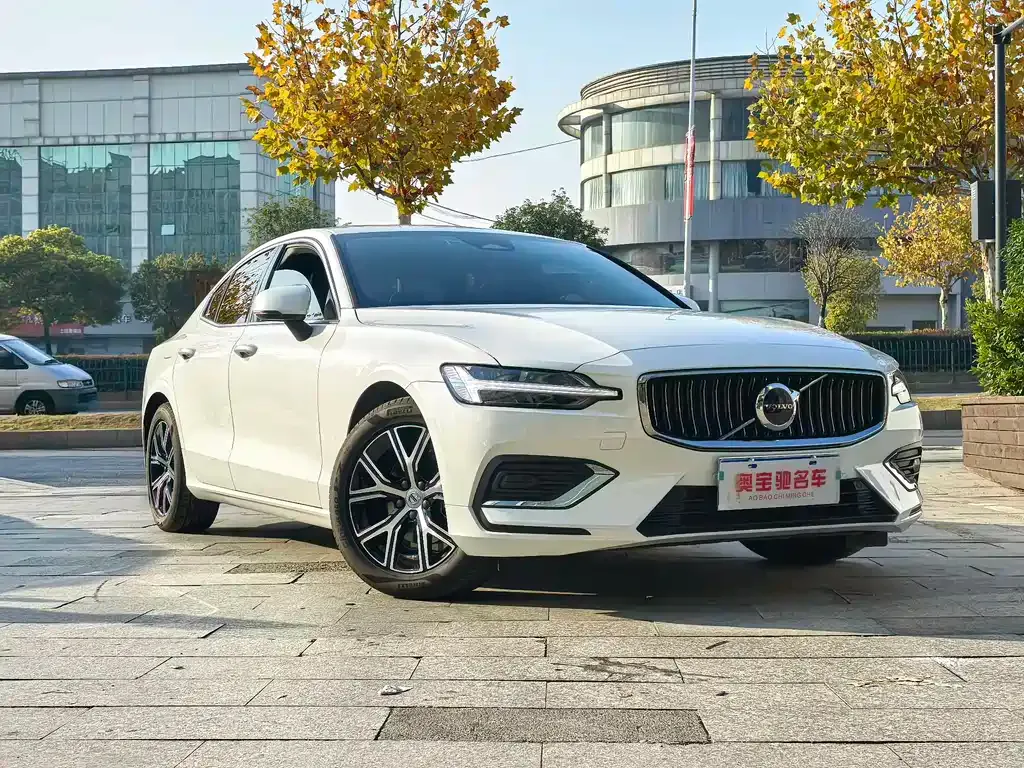 Volvo S60 2025 из CN, фото 10